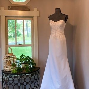 Strapless wedding gown